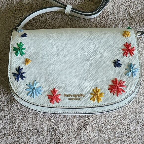 kate spade Handbags - KATE spade crossbody bag